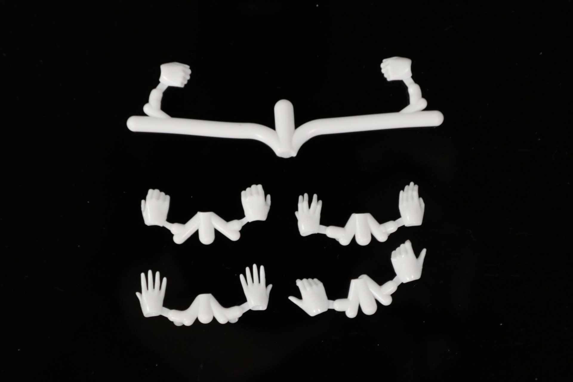 手首パーツ、表情印刷済みフェイスパーツ4種