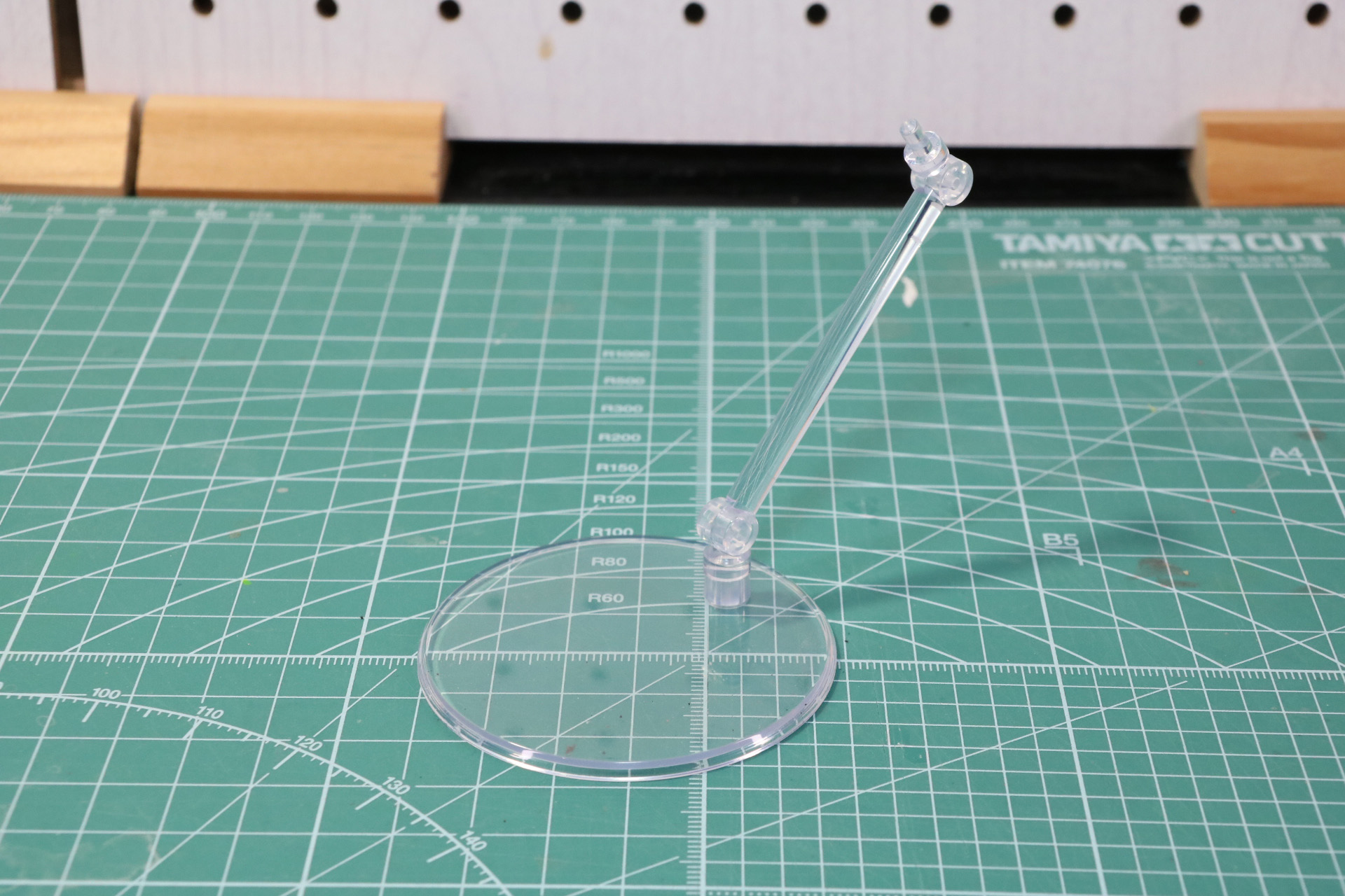 ハーモニックウェポン補助用台座