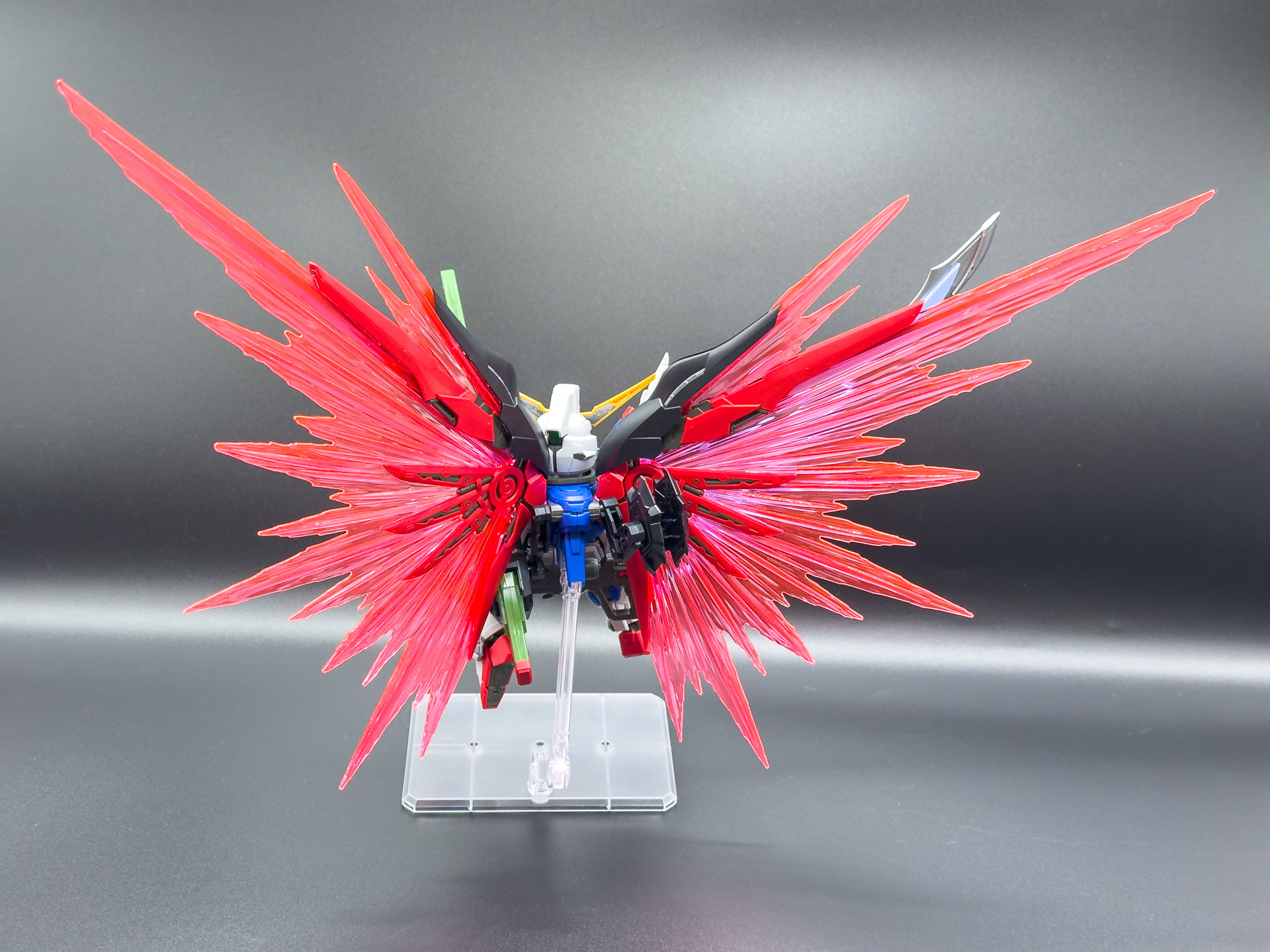 専用エフェクトパーツで大迫力のポージングができます。