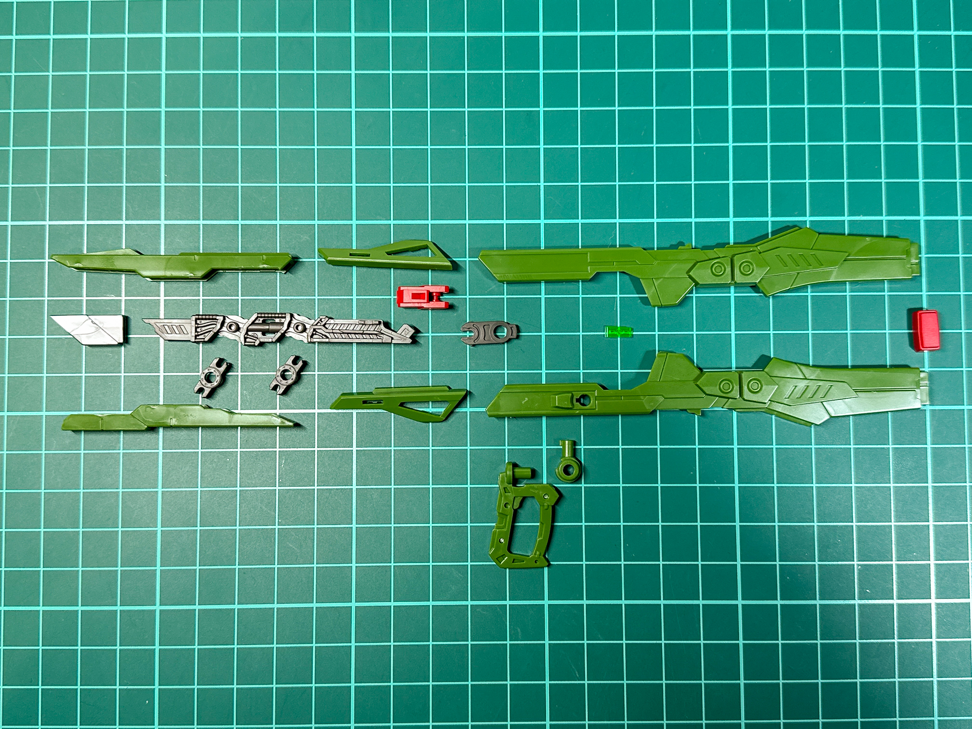 先端部分はMGSDオリジナルギミックで展開するため内部フレームが確認できます。