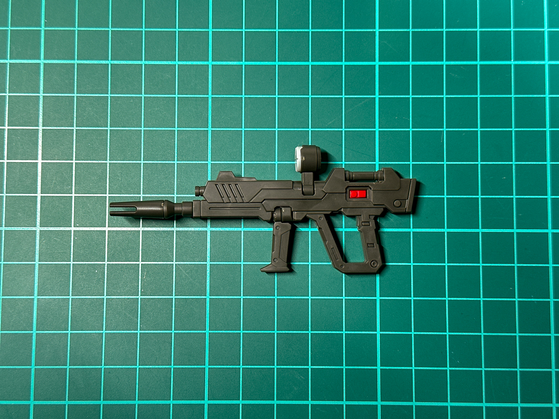 ビームライフルのフォアグリップはスイングだけでなく回転もできます。