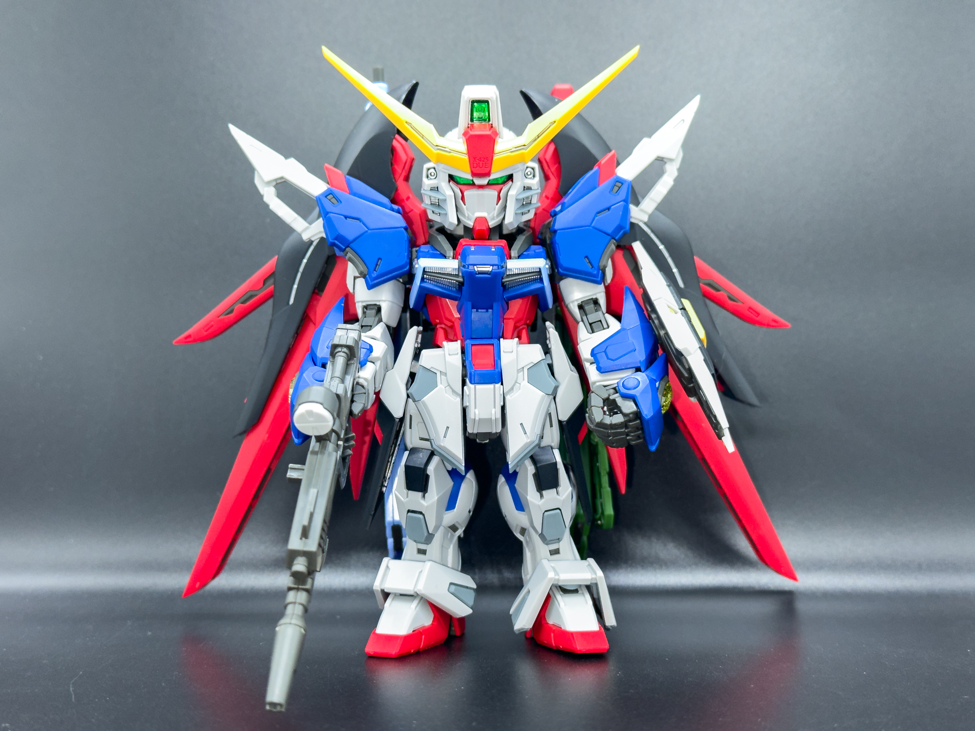 本機のセンサー部分には内部にモールドが確認できます。