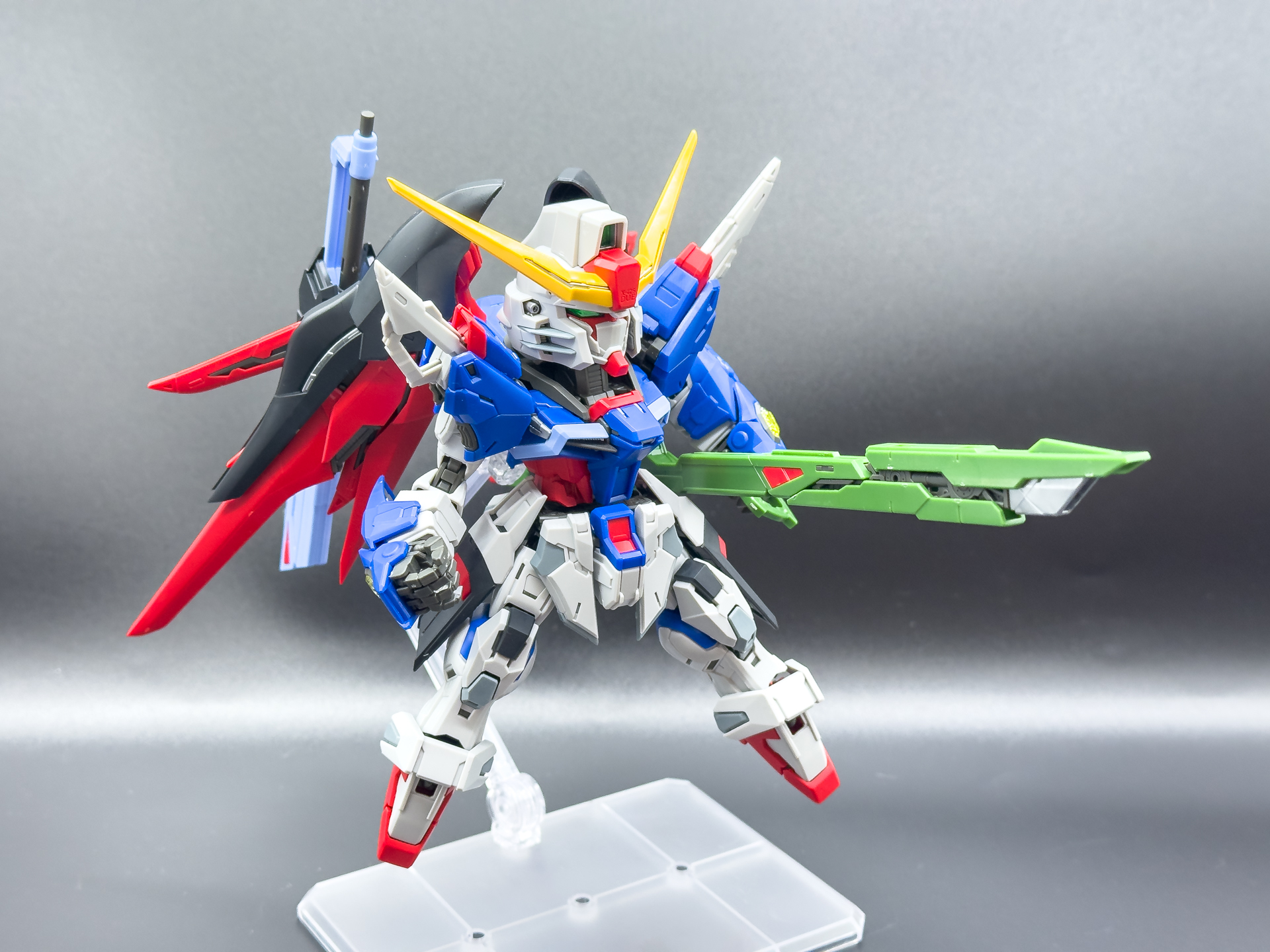 「高エネルギー長射程ビーム砲」はMGSDオリジナルギミックとして先端が展開します。