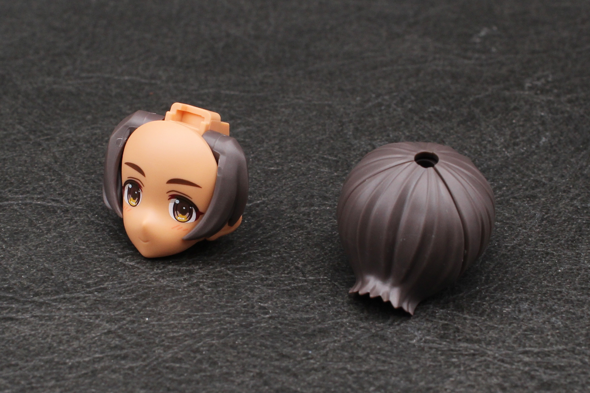 フェイスパーツとヘアスタイルパーツを組み立てる