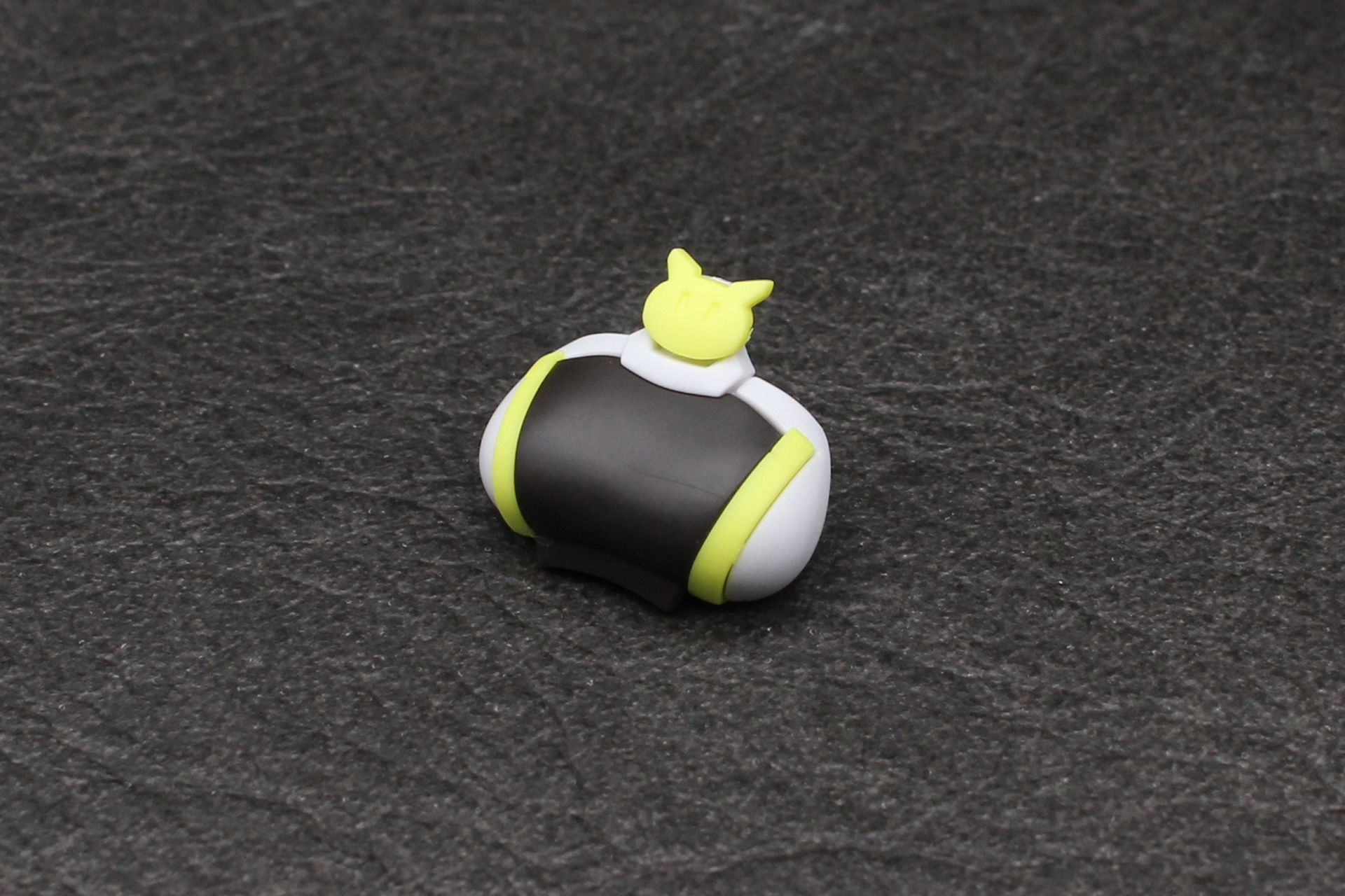 バストパーツを組み立てる