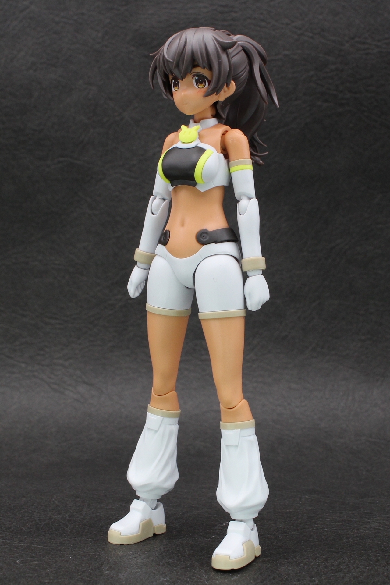 ルルチェ（リリーウエア）のノーマルモードが完成。脛の膨らんだレッグウォーマーがポイント