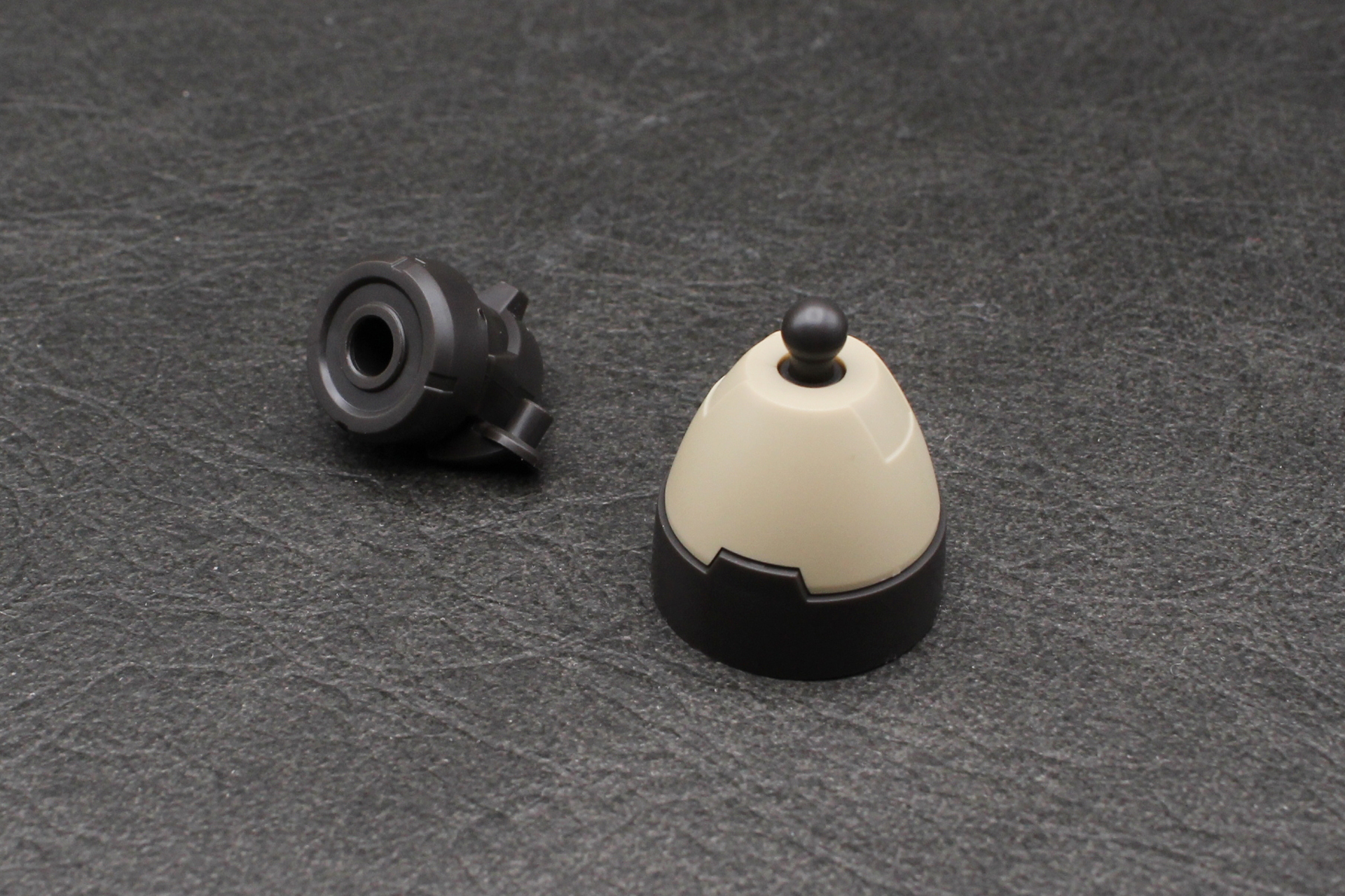 腰の武装を組み立てる