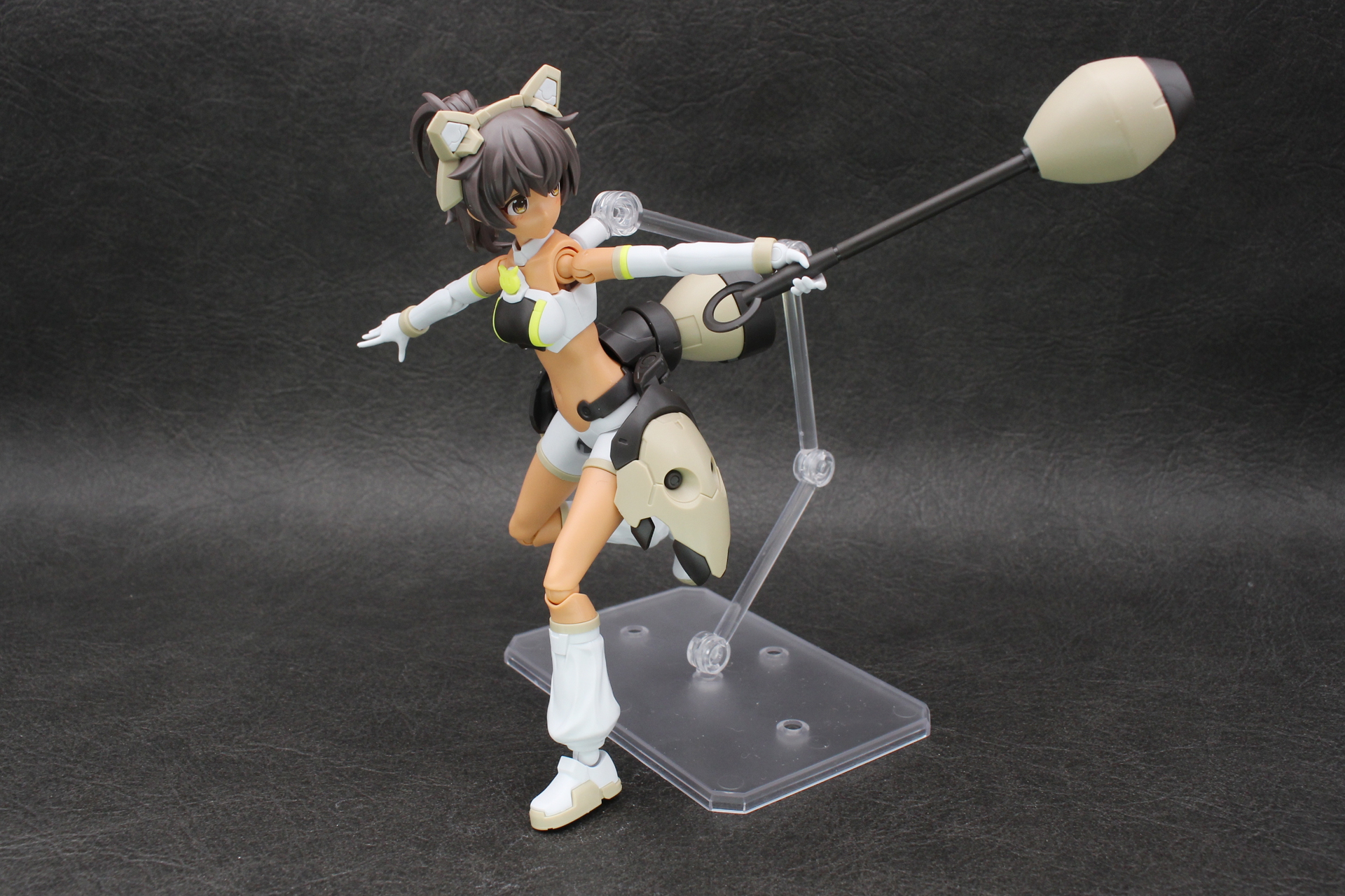 すました顔でこの武器をぶん回すギャップがいい感じ