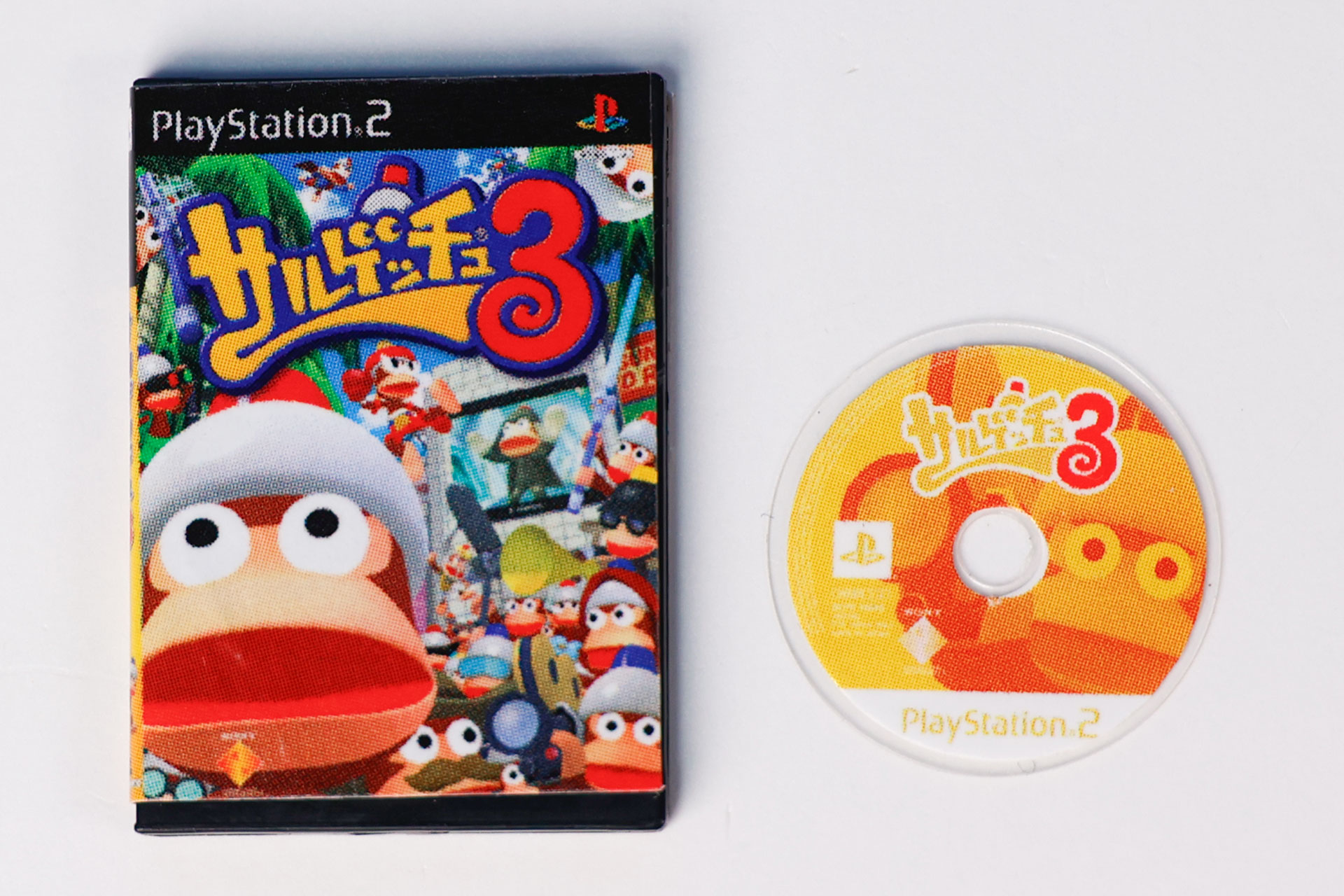 同梱されているソフトは「サルゲッチュ3」だ