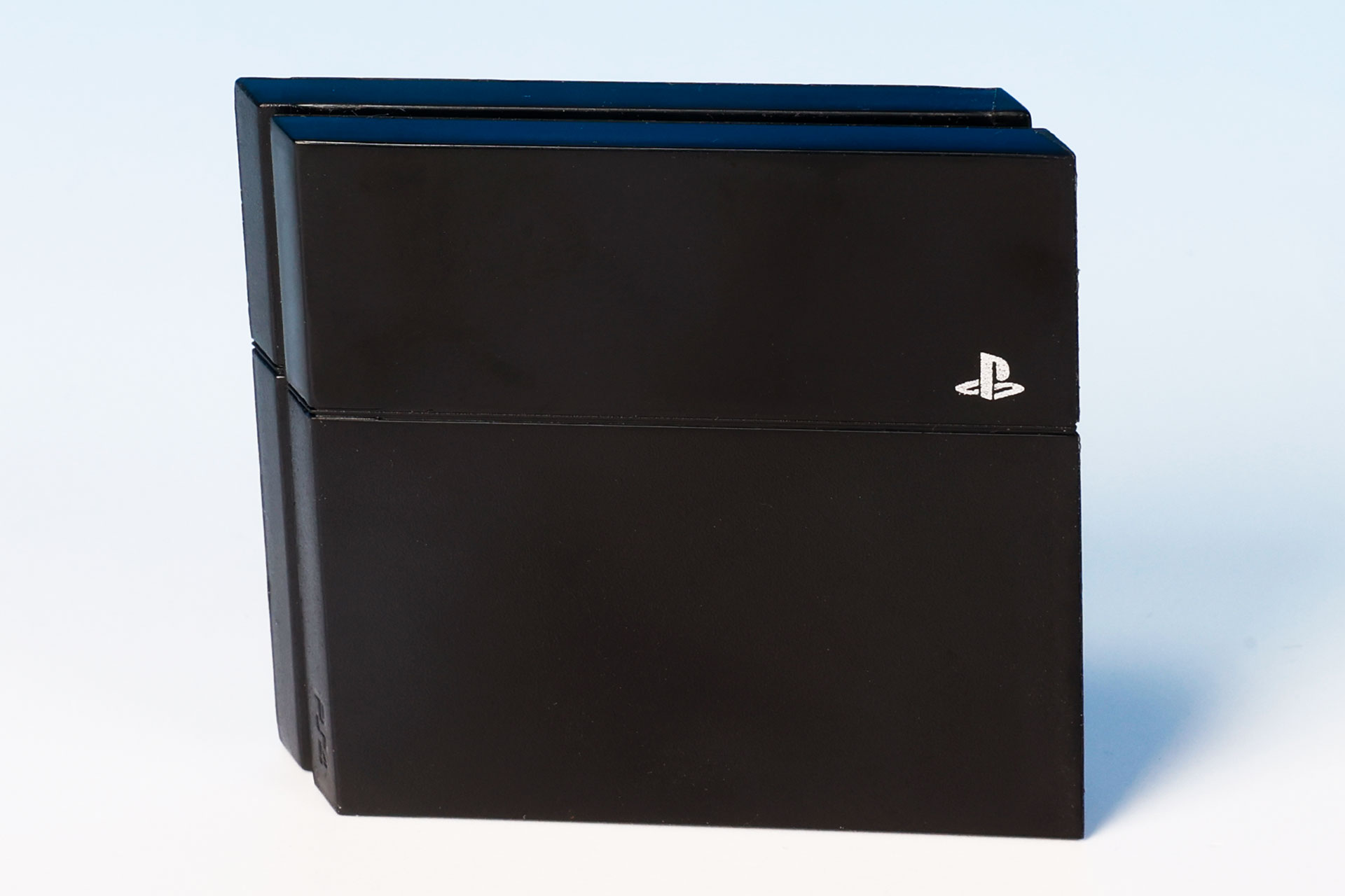 今でも現役で活躍しているマシンだ。サイズは全高約50mm