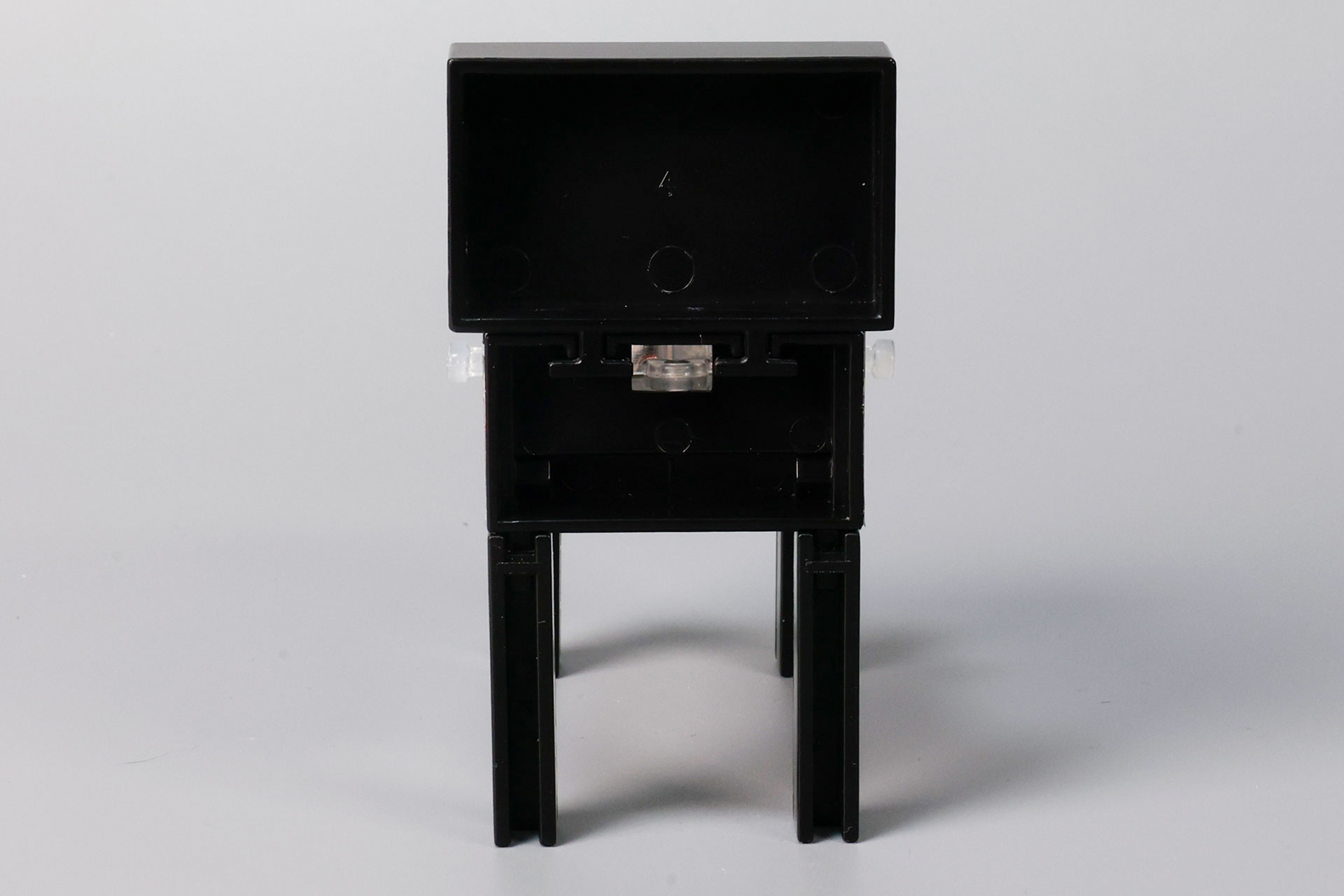 背面側はスッキリして見える