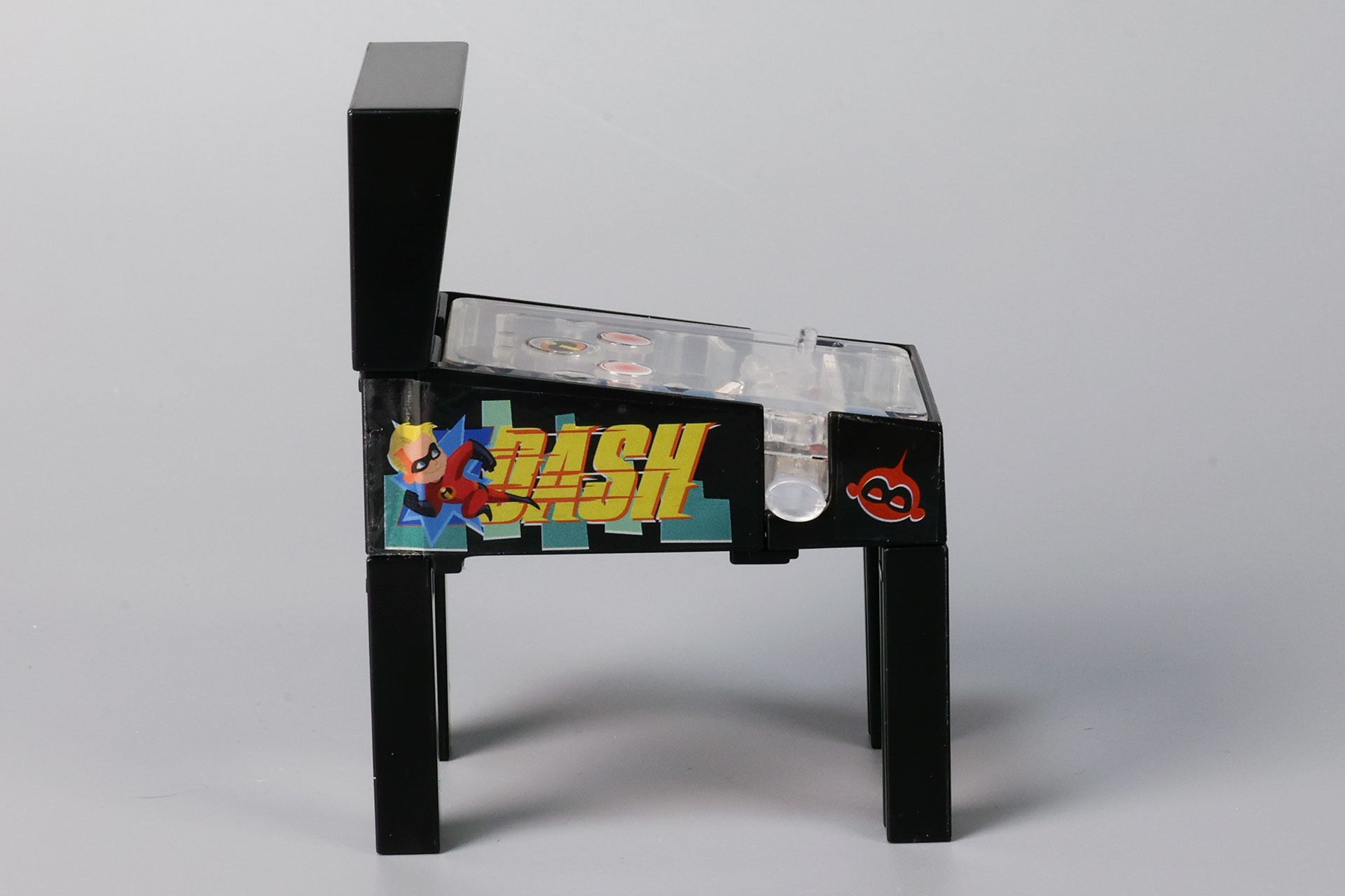 左右で異なるイラストが楽しめる