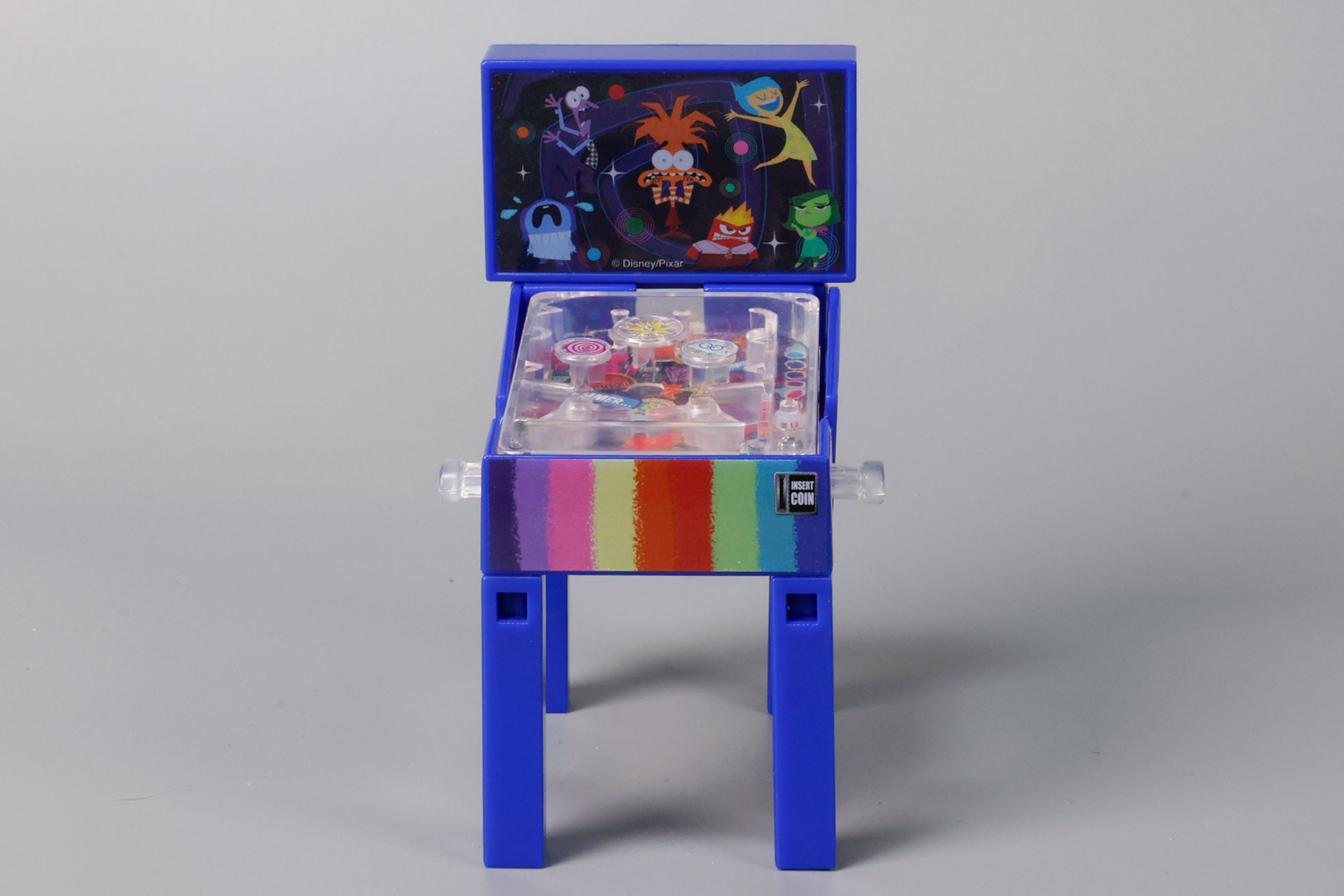 こちらが「インサイド・ヘッド」のピンボールマシンだ