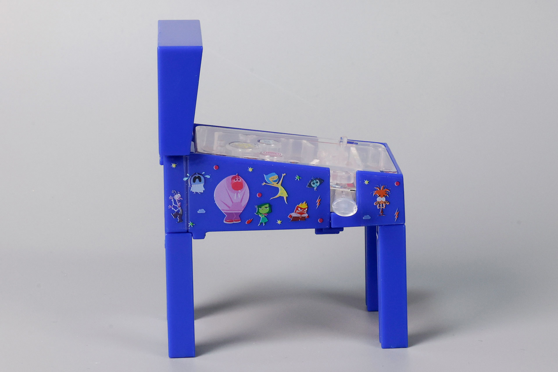 反対側のイラストは微妙にデザインが異なっている