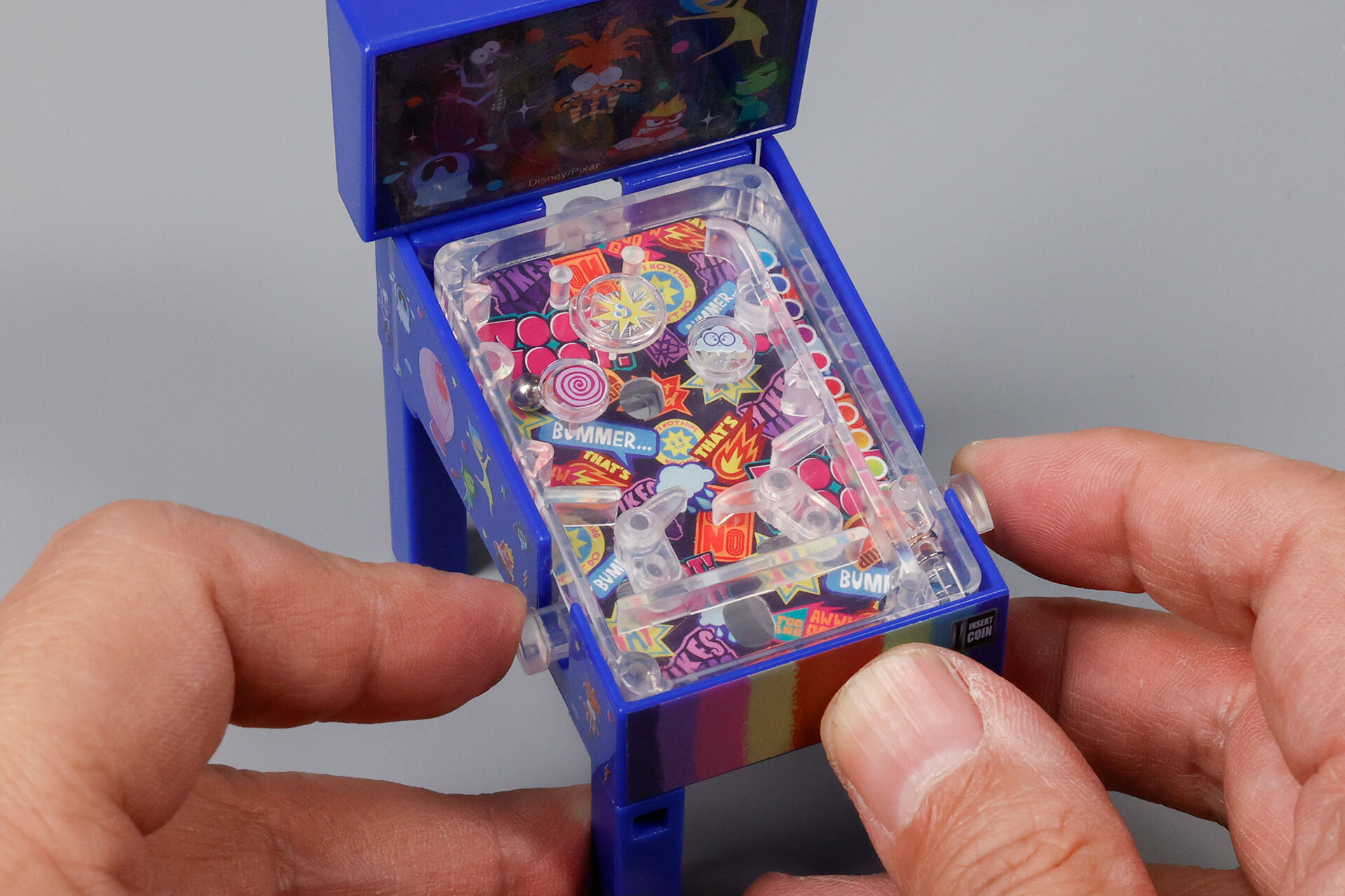 実際にボールを弾いてピンボールが遊べる