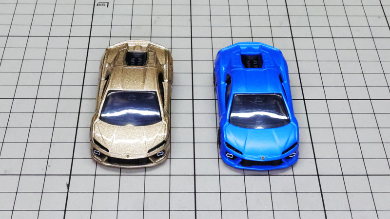 フロント：ワイドなフロントと絞り込まれたキャビンが特徴的