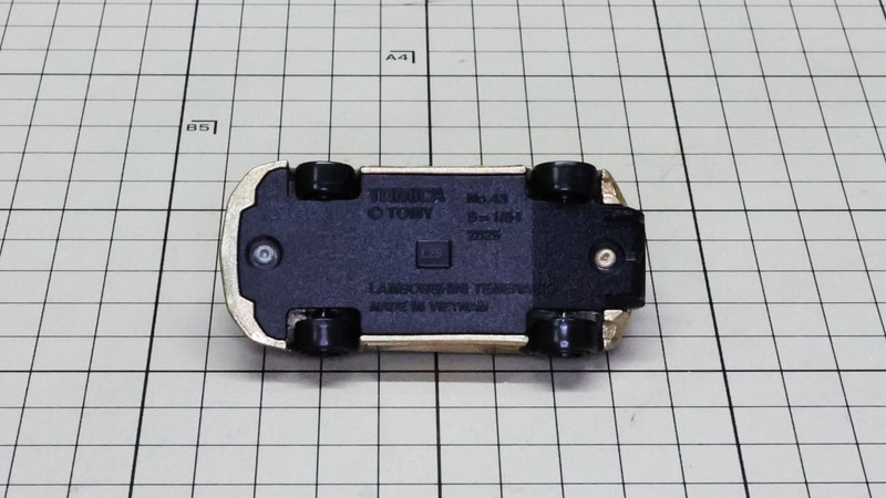 シャーシ：HPEVらしくフラットな底面