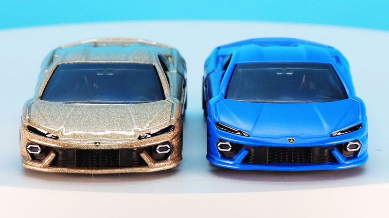 より近づいてみてみましょう。フロントにはランボルギーニのロゴがプリントされています