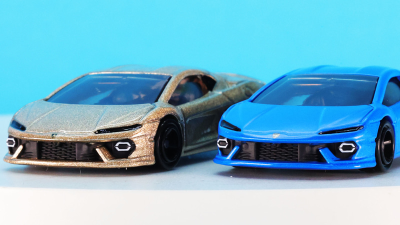 テメラリオのアイコンであるフロントバンパー内のDRL六角形ライトシグネチャーは上下に分割されている様子をシャープに再現しています