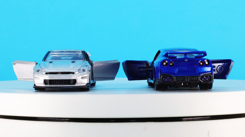 2ドア車ということでドアも大きめです