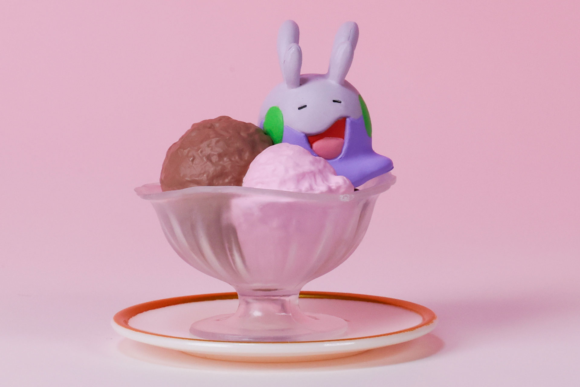 アイスにしっかり寄り添っている