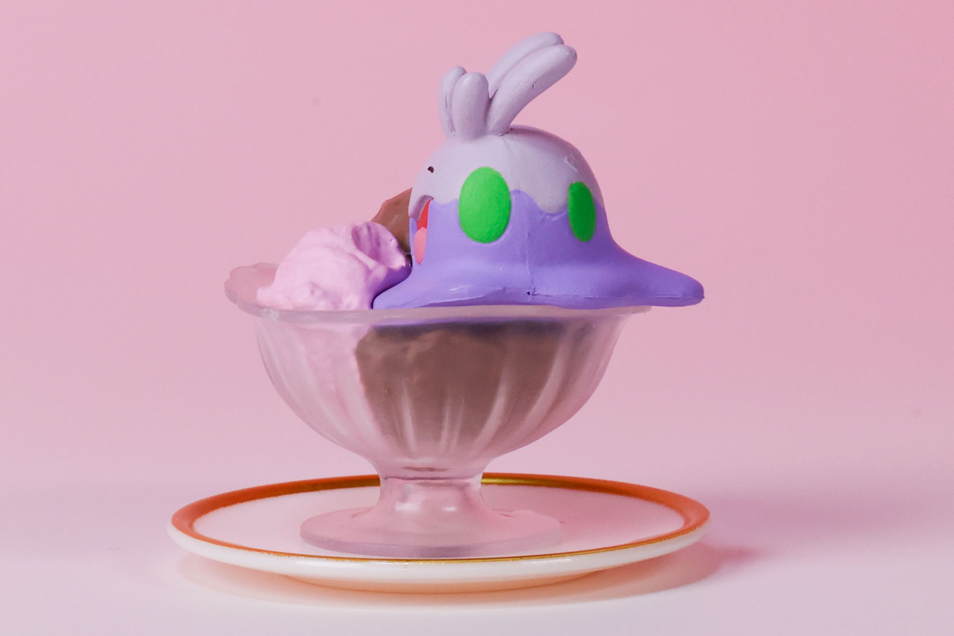 アイスにしっかり寄り添っている