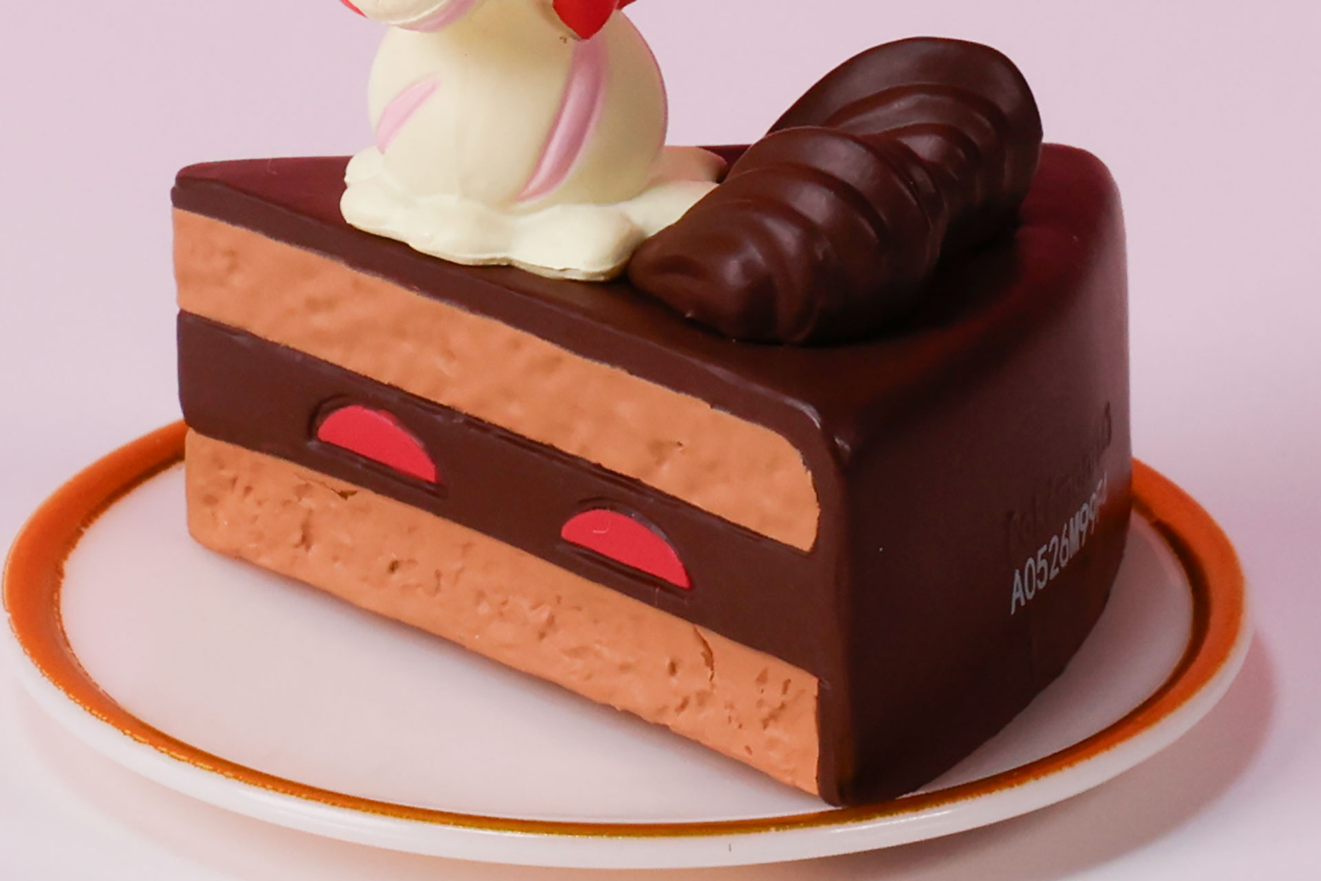 ケーキの断面部分もリアルに作られている