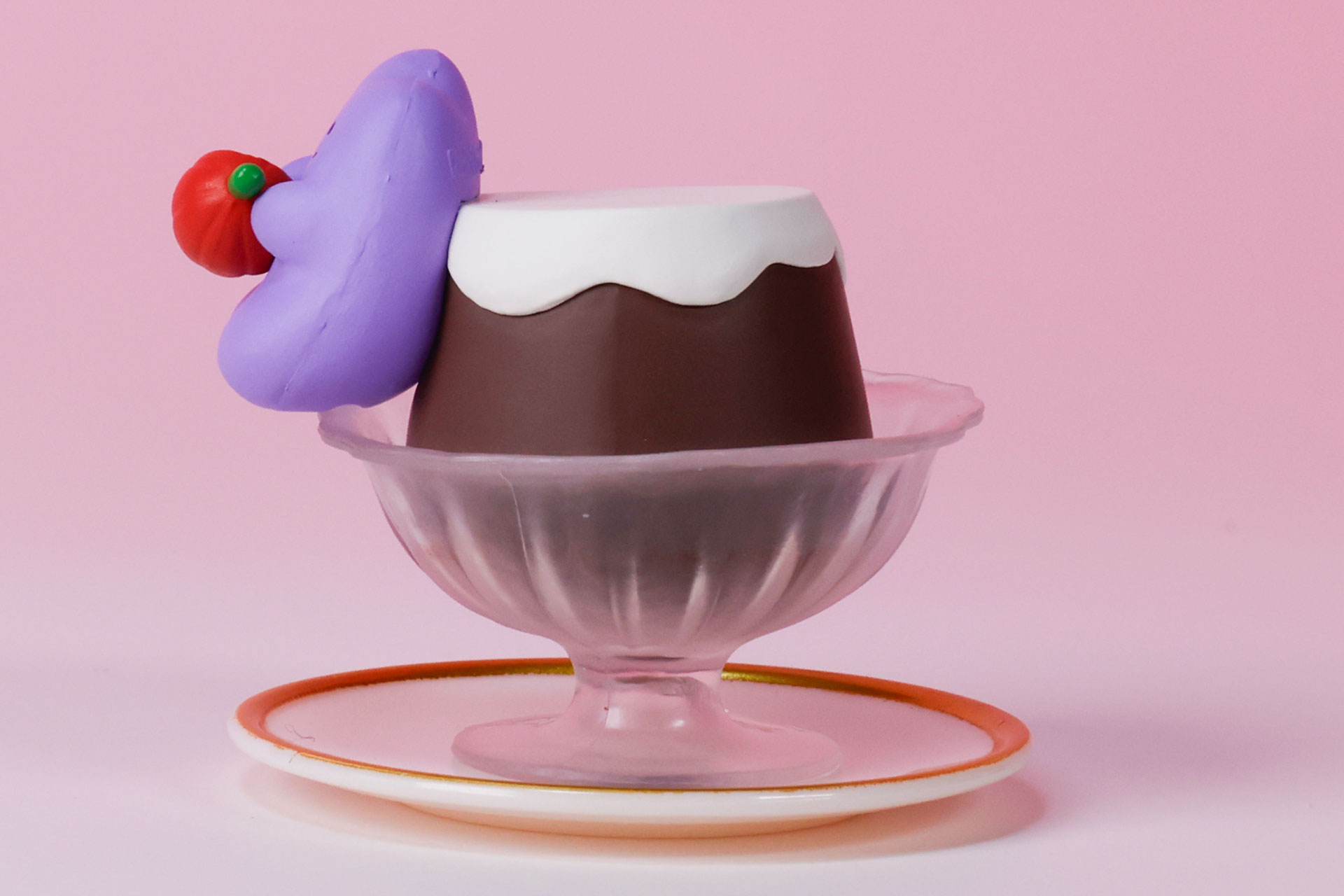 スイーツに寄りかかっている！？