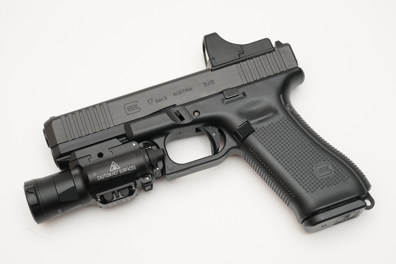 「G17 Gen5 MOS」カスタム例。2023年12月19日発売。メーカー希望小売価格：25,080円 ※ドットサイト「マイクロプロサイト」は別売り