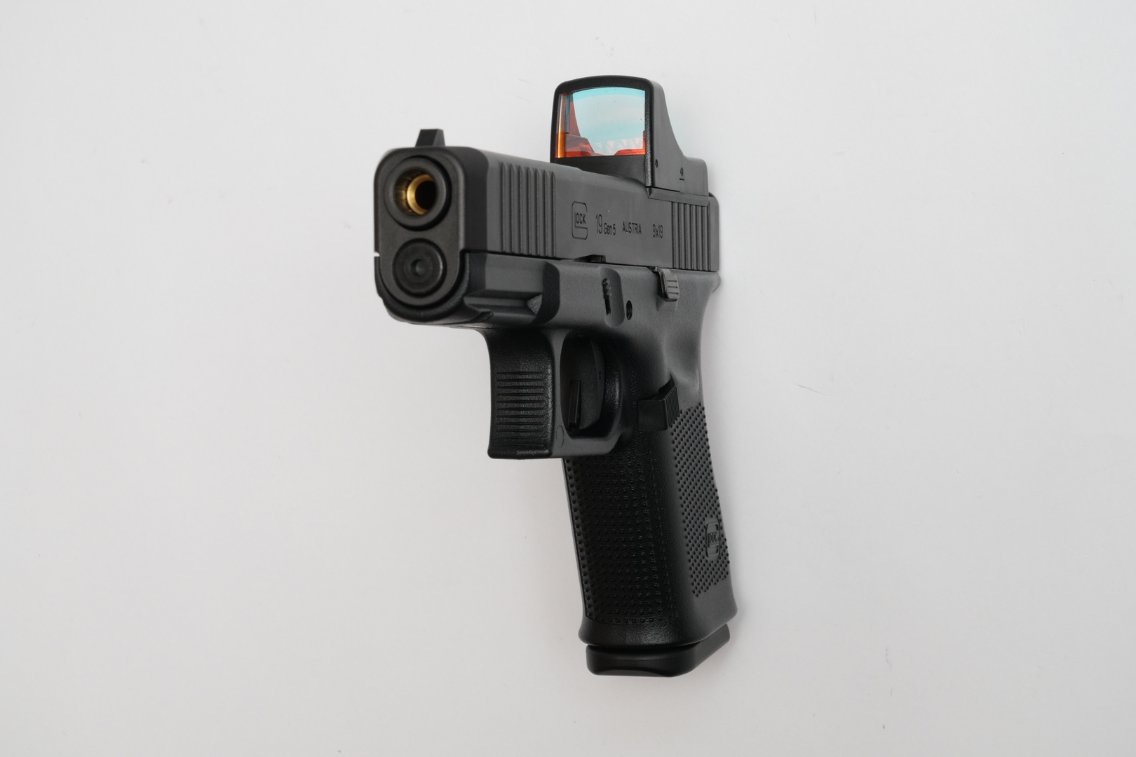 「マイクロプロサイト」を取り付けると、長距離での精密射撃をしやすくなる