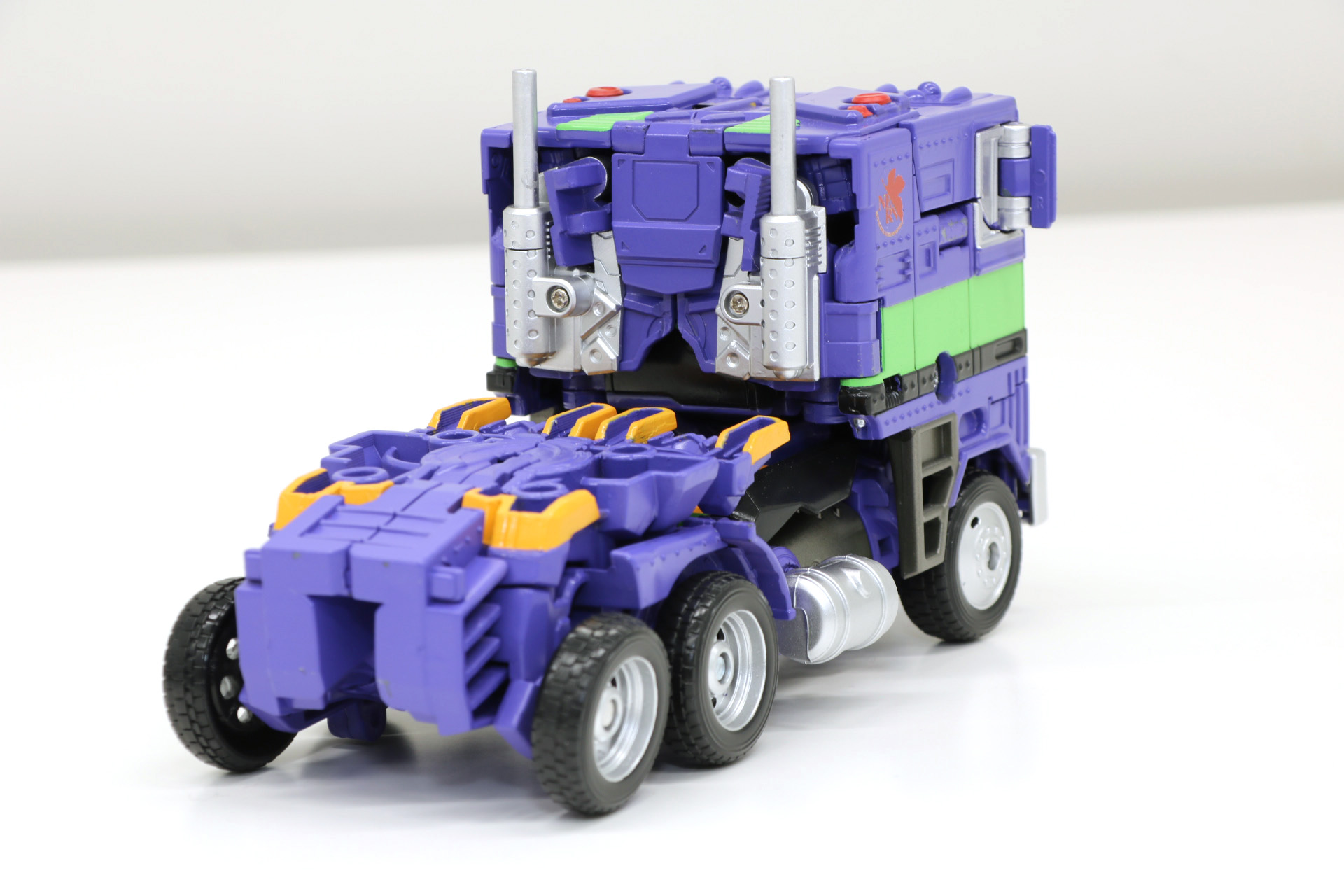 荷台部分には5mmのジョイント穴が設けられている