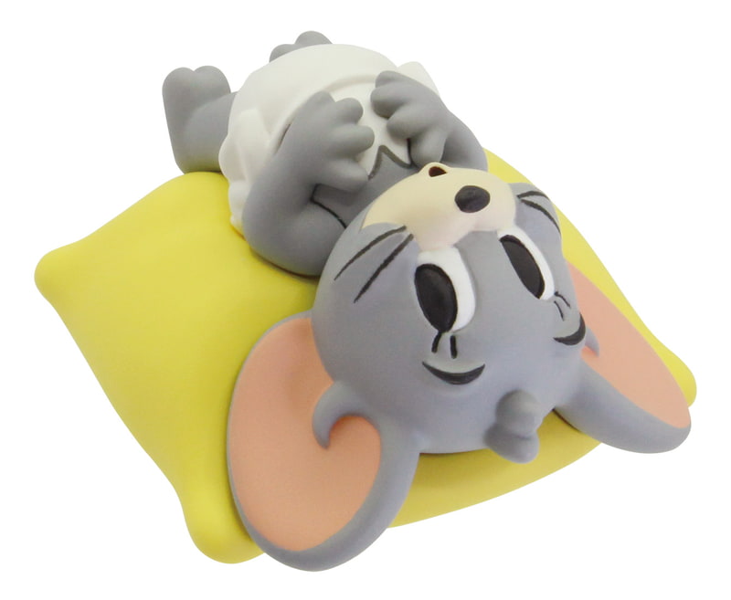 クッションでのけぞるタフィー