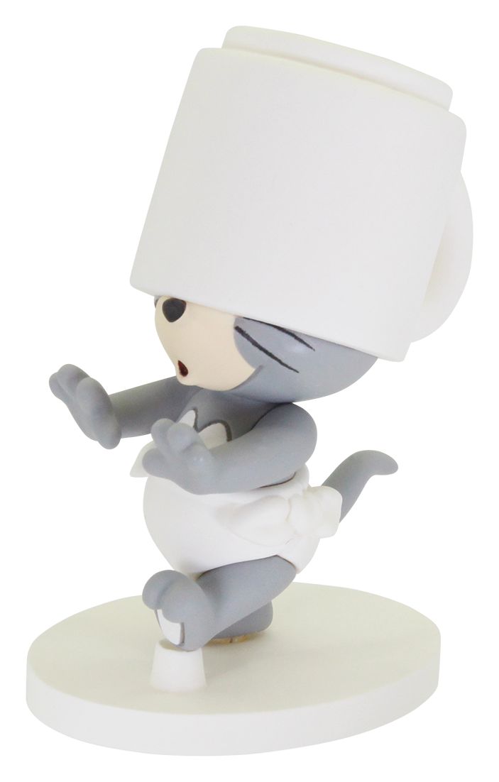 コーヒーカップをかぶったタフィー