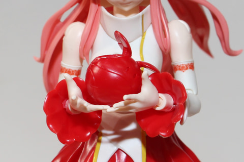 特別企画】華やかな模様のドレスをまとった「Figure-riseStandard SEED