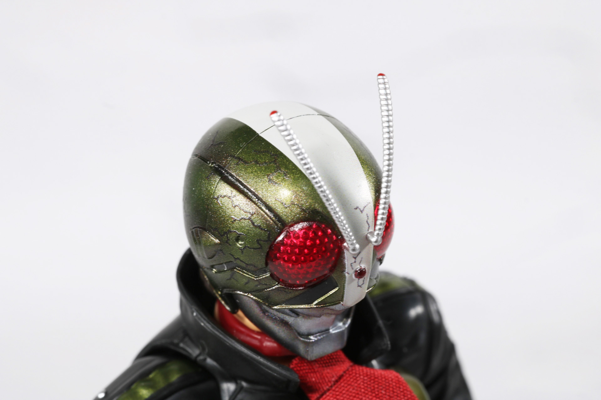 複眼の立体感、クラッシャーも錆のようなグラデーション