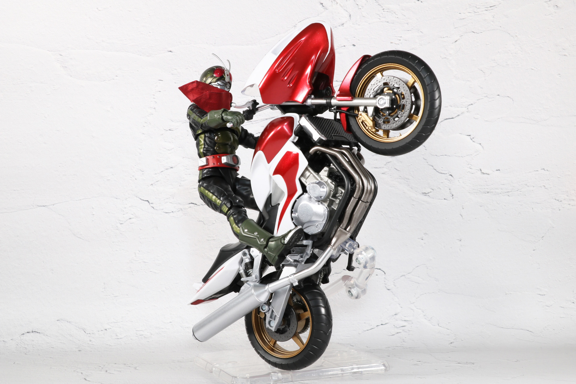 支柱ジョイントパーツ、「魂STAGE」と合わせることでダイナミックなアクションもできる