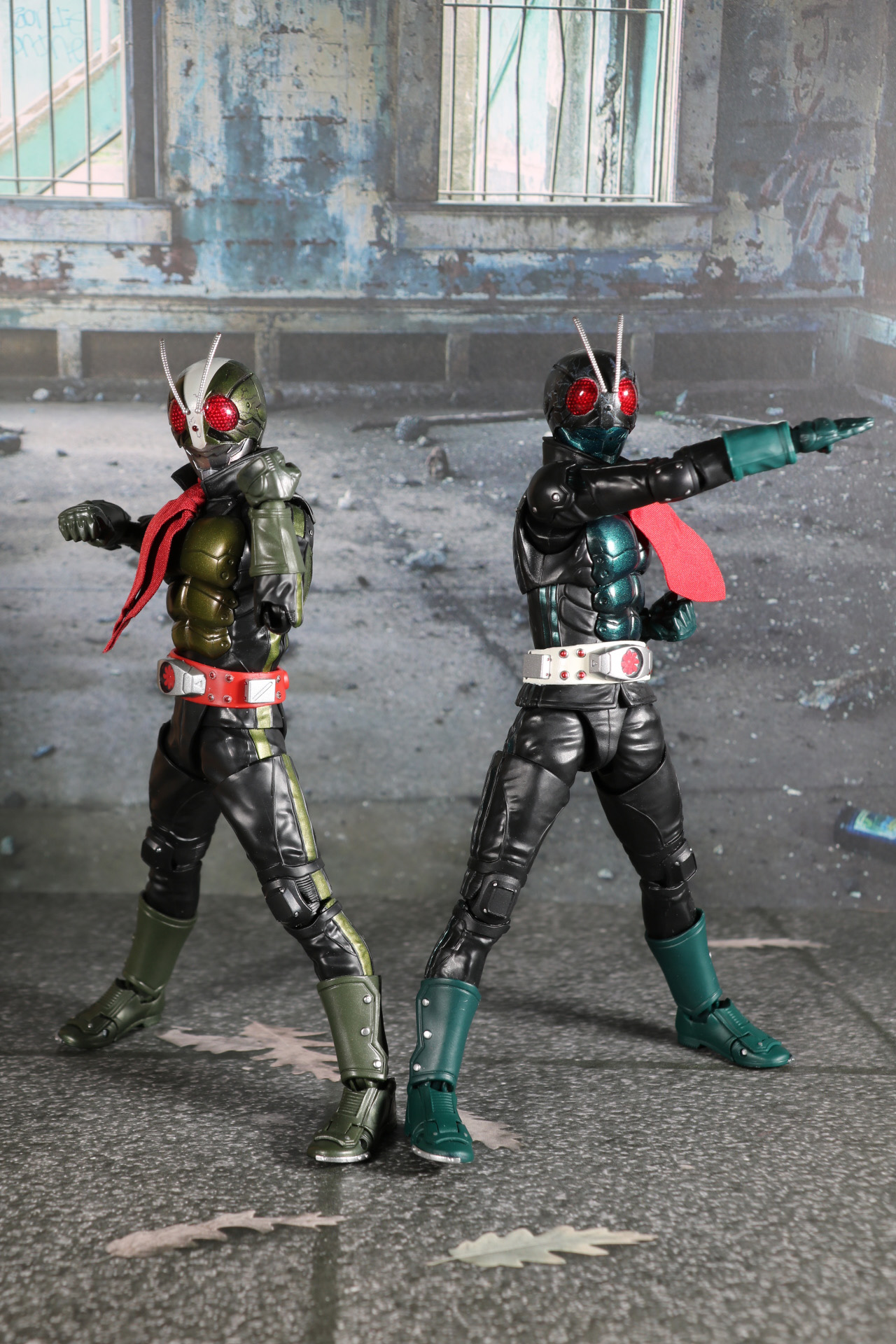 ダブルライダーによる決めポーズ