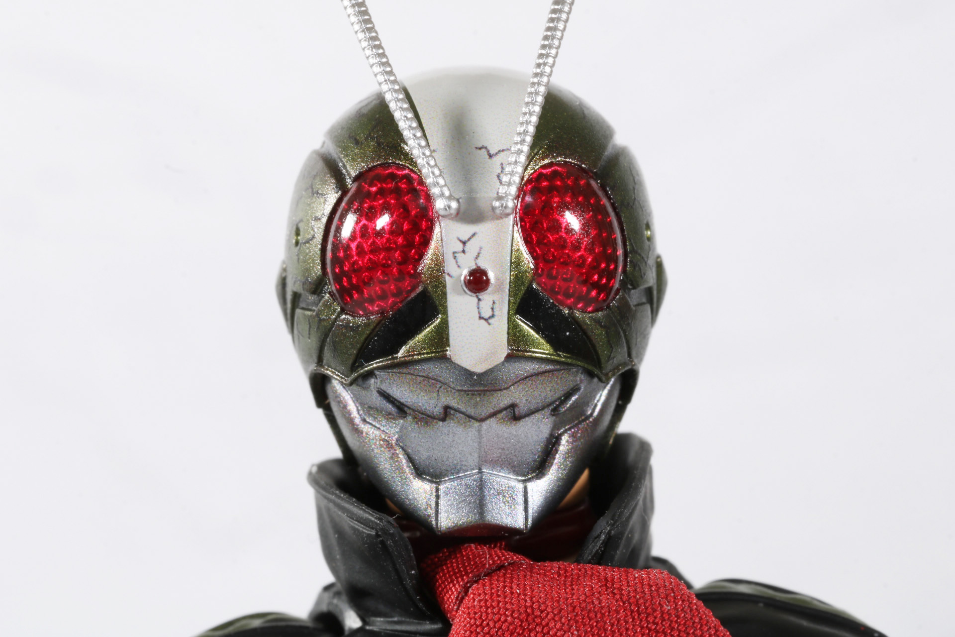 複眼の立体感、クラッシャーも錆のようなグラデーション