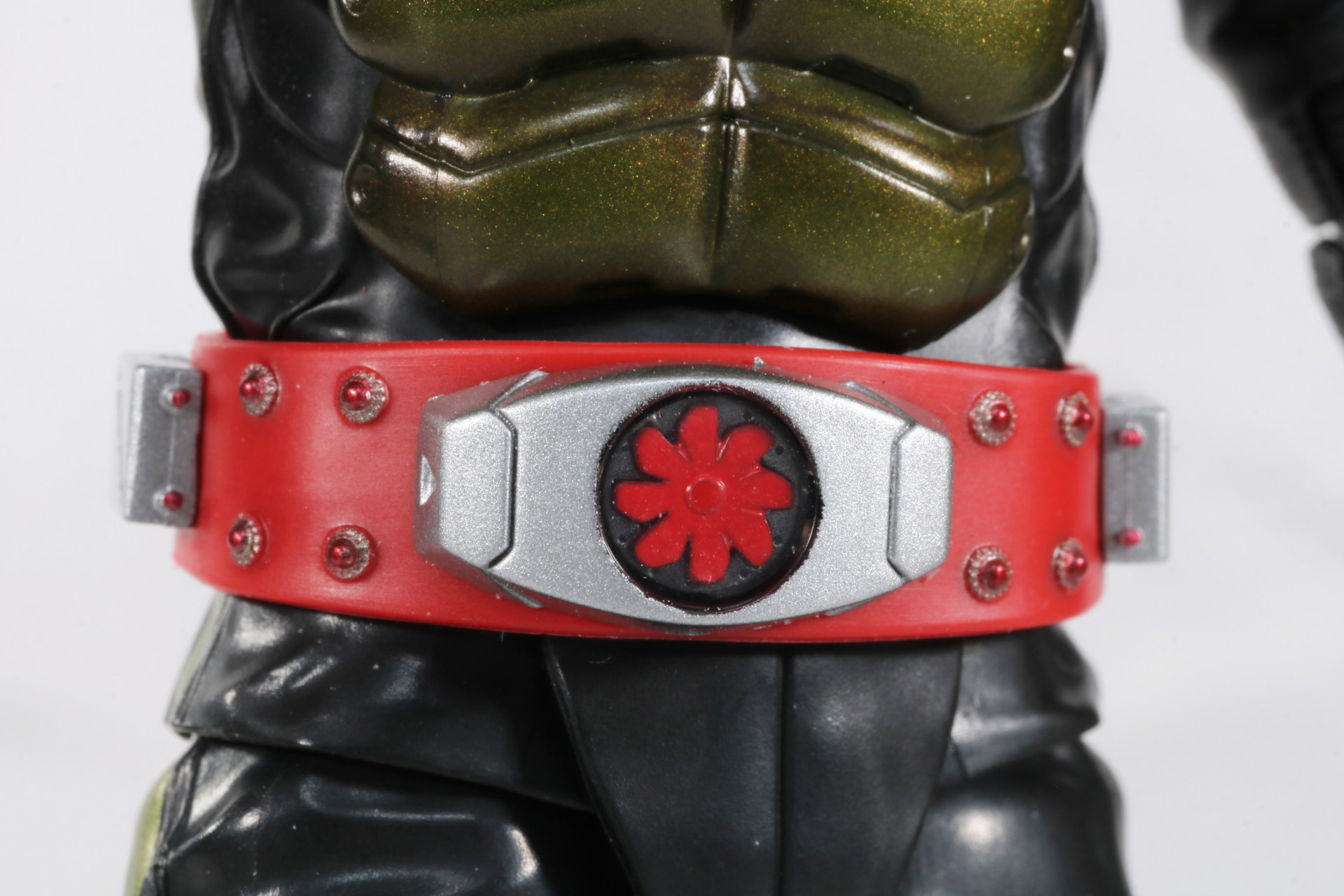 ベルトのタイフーンも風車やアクセサリも細部まで作り込まれている