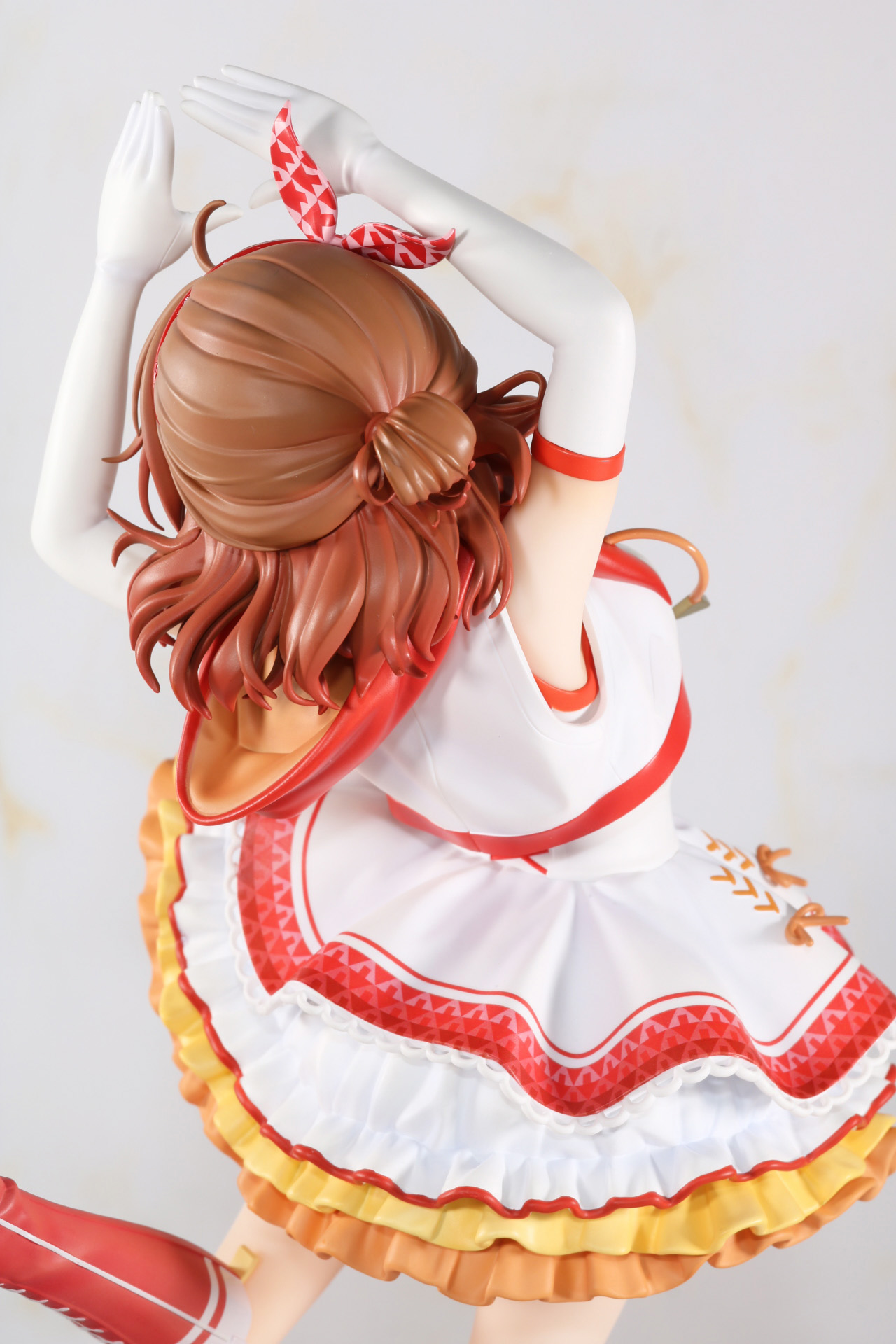 背面ではフードの造形