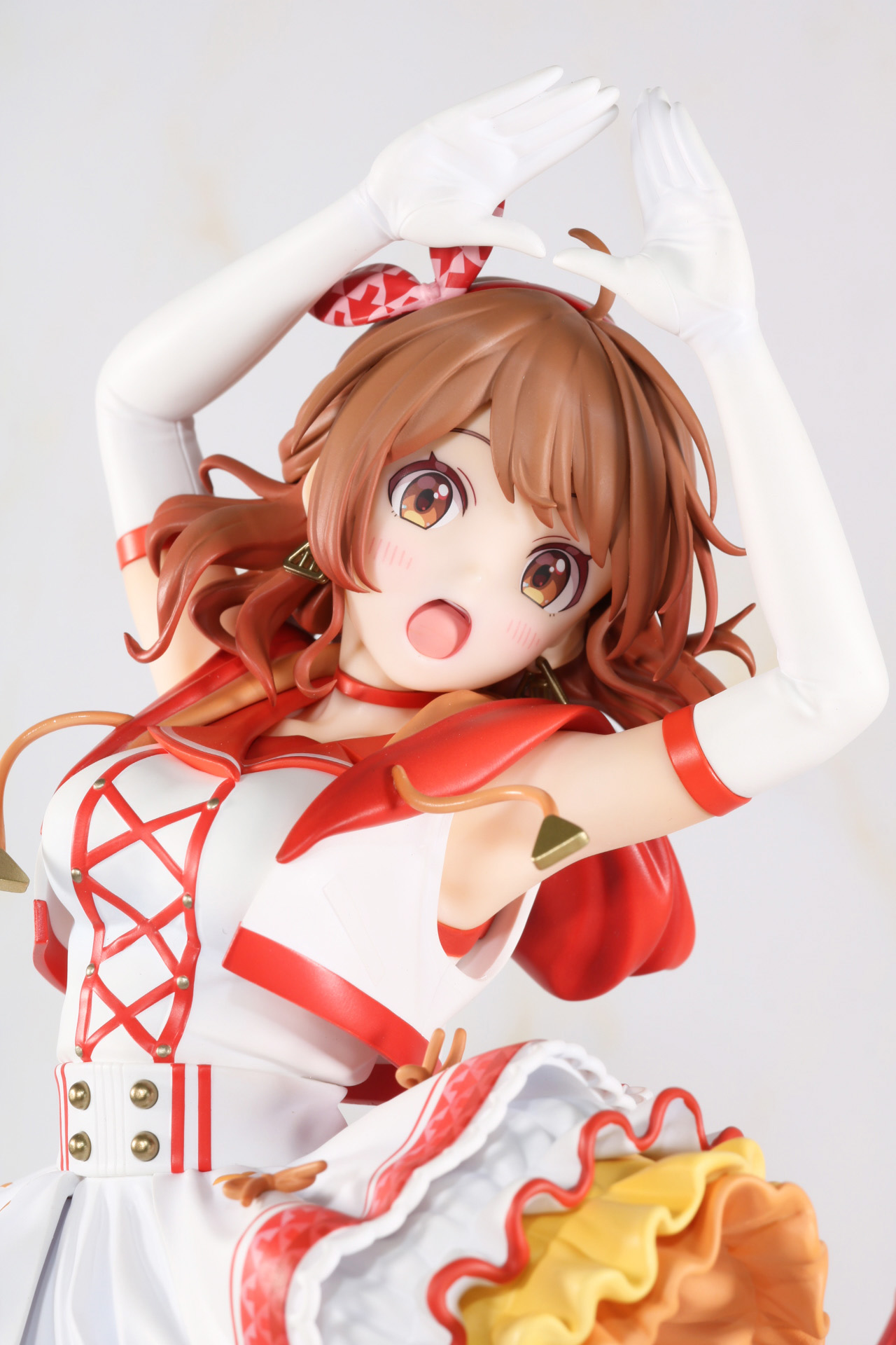 カジュアルなデザインのロングブーツ。踵部分はクリアパーツで安定感あるディスプレイができるようになっている