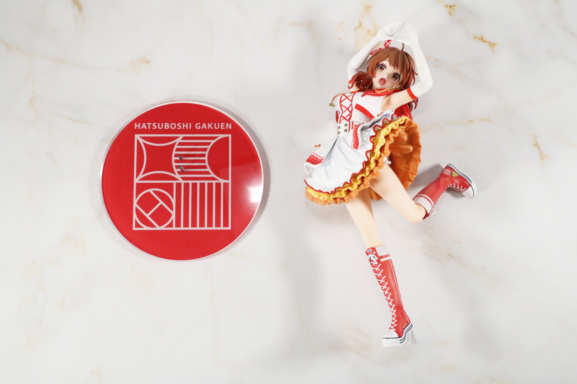 台座、フィギュア本体