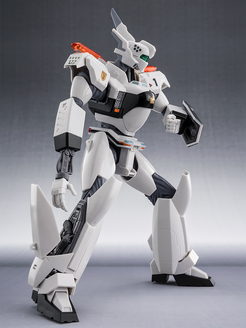 リボルバーカノンを取り出す際の伸縮腕は差し替えで再現。