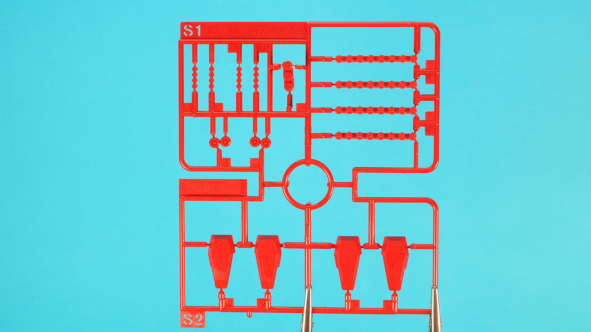 S1/S2:腕部加飾やミサイル等