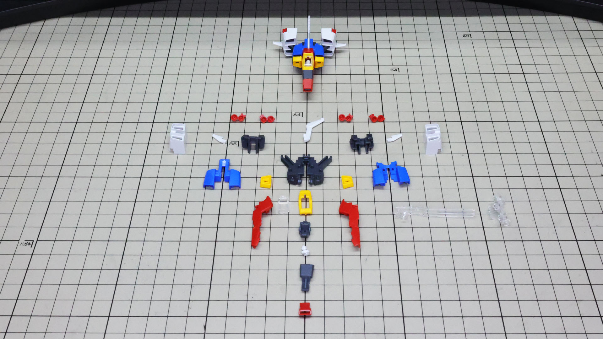 カラーごとに細かく設計されたパーツ群
