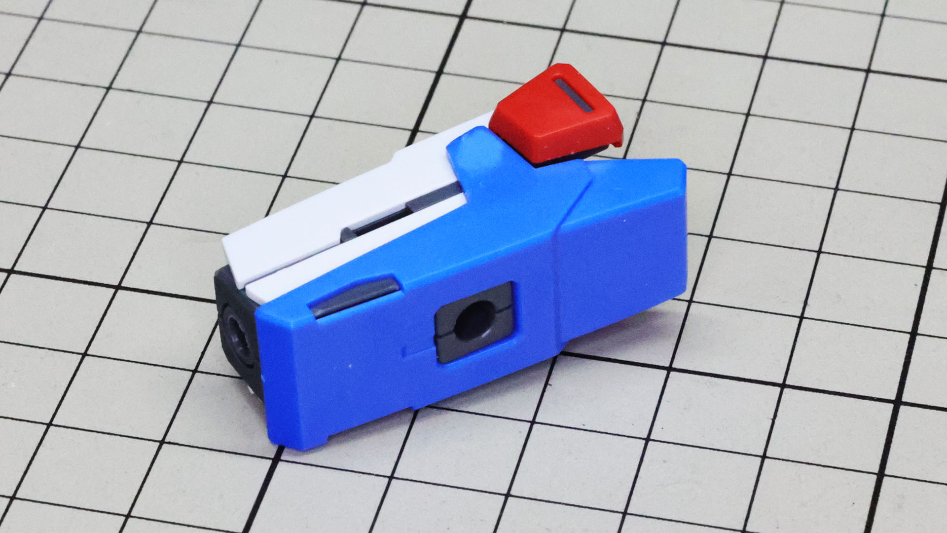 加飾部も取り付けていきます