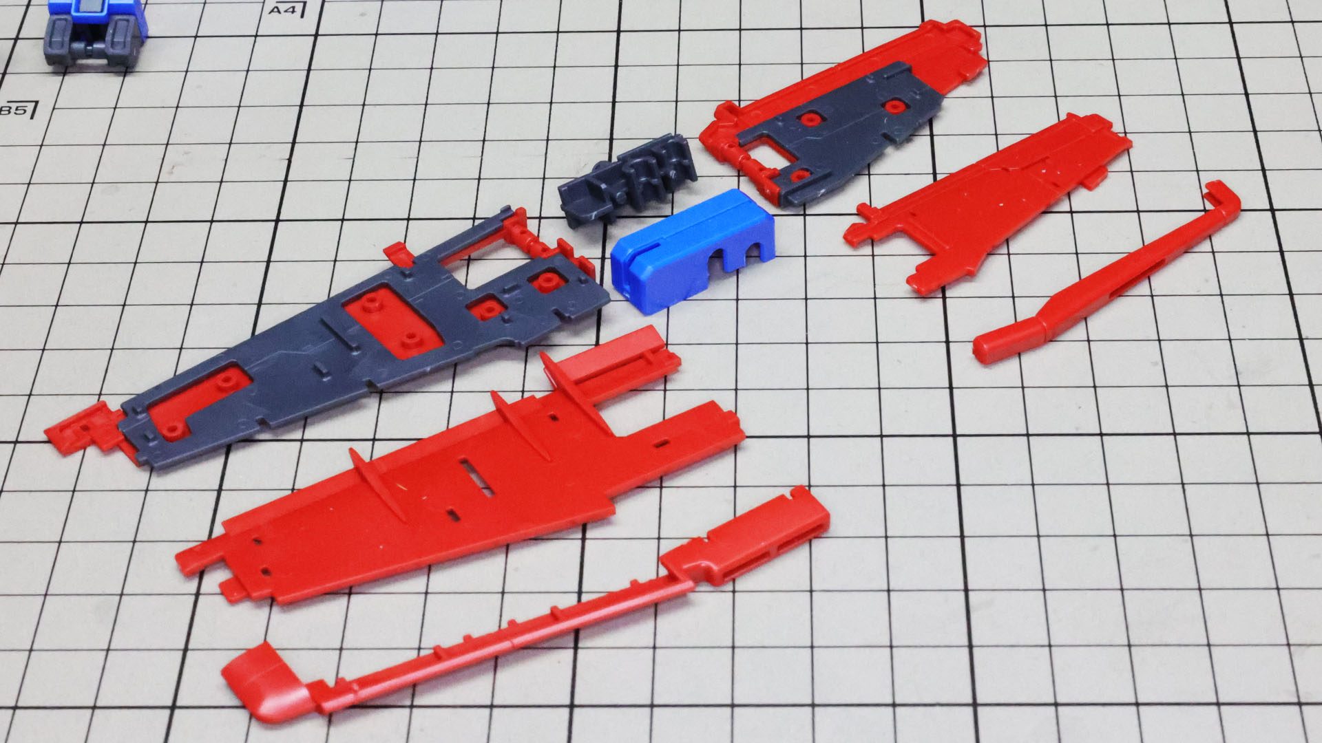 ウイング・シールドは通常型から強化型になって面積が拡大しています