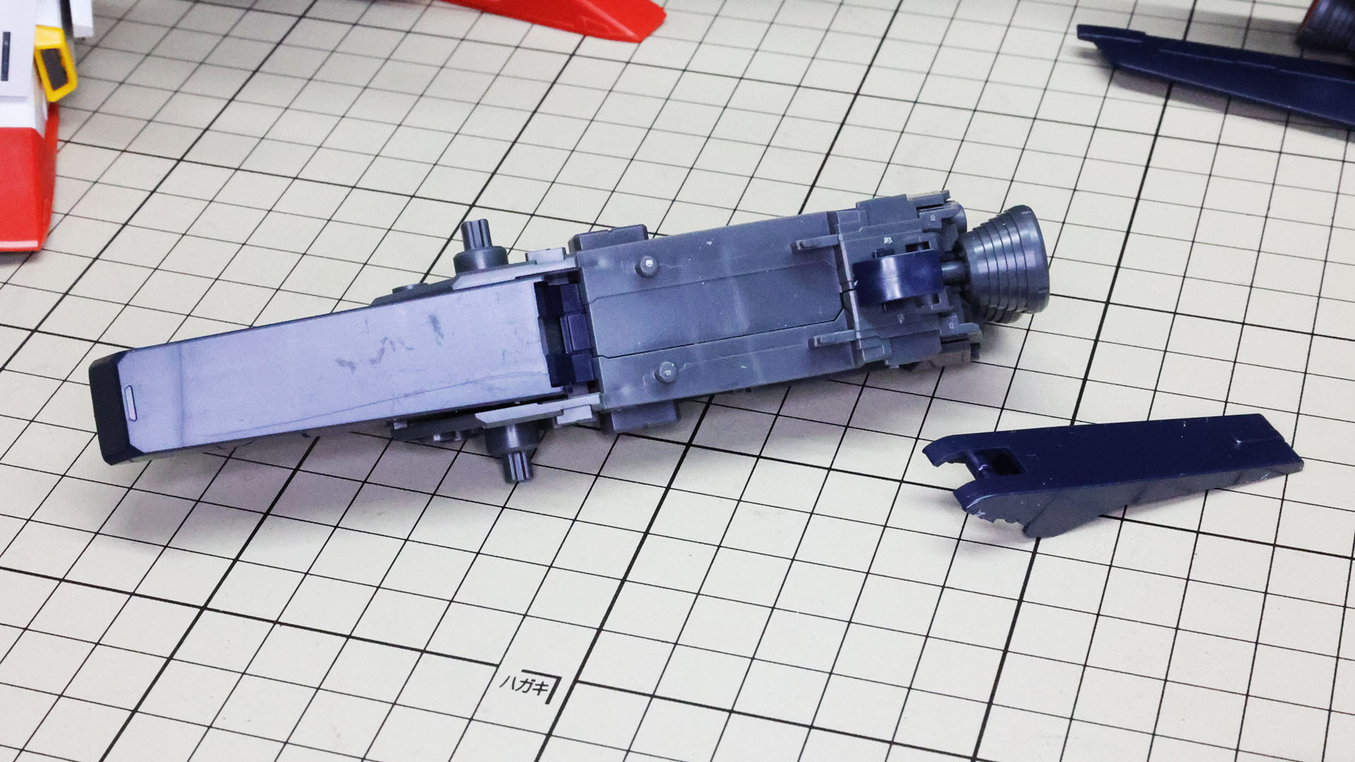 スタビライザーは取り付け基部で若干上下動させられます