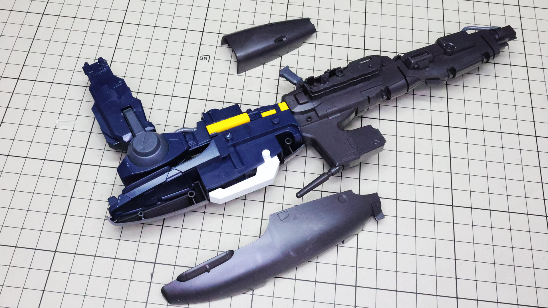 砲身をカバーしていきます