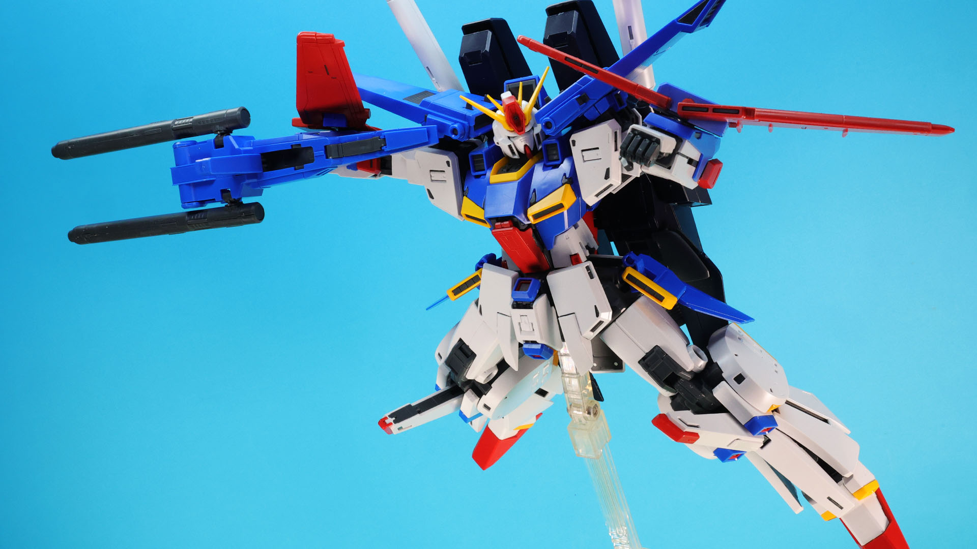 ZZガンダムらしい大胆なアクションもできます